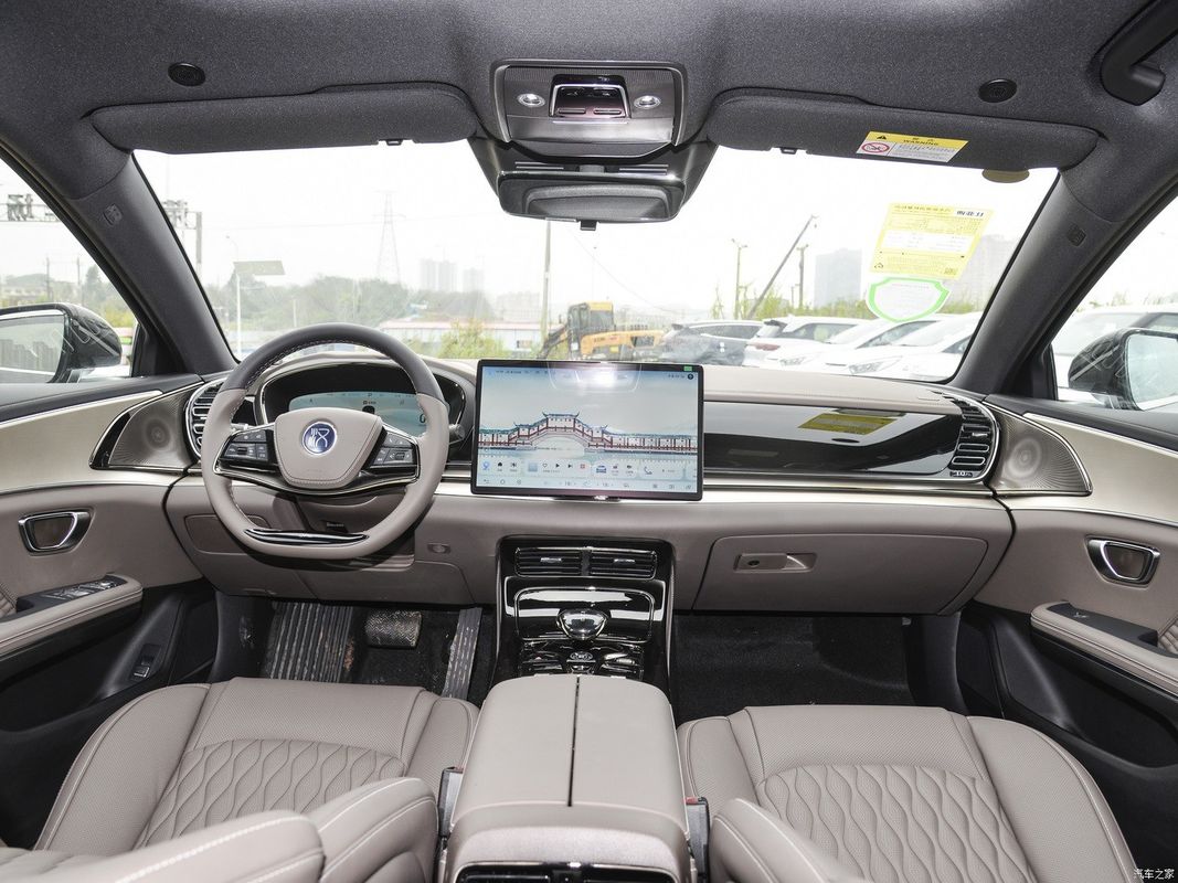 2024 BYD Han DM-I Honor 121KM  Hybrid Vehicles 5 Seats 4WD Car
