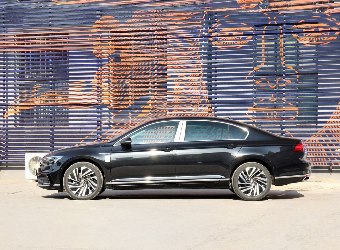Normal Cruise Control and Rear Camera Customizable 2024 Magotan GTE for FAW Volkswagen