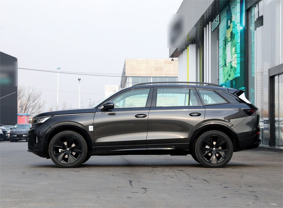 Large Space 2024 VW Tavendor 380TSI R-Line 4WD SUV With Electric Copilot Seat Adjustment