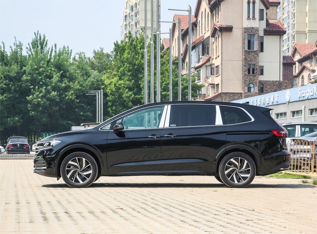 2024 VW Viloran 330 TSI Luxury Mid-Large MPV with Panoramic sunroof