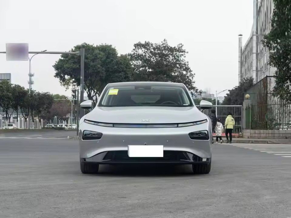 Xpeng G6 2024 4wd 700km Max EV Car 5 Seats Xiaopeng G6 G9 P7 X9 Energy Vehicles